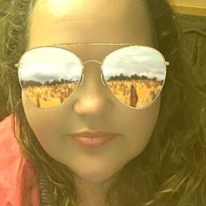 Meet your Posher, Heidi